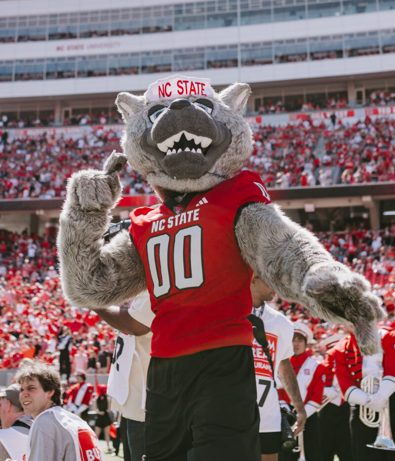 172_CAMPBELL_PREGAME_MR_WUF